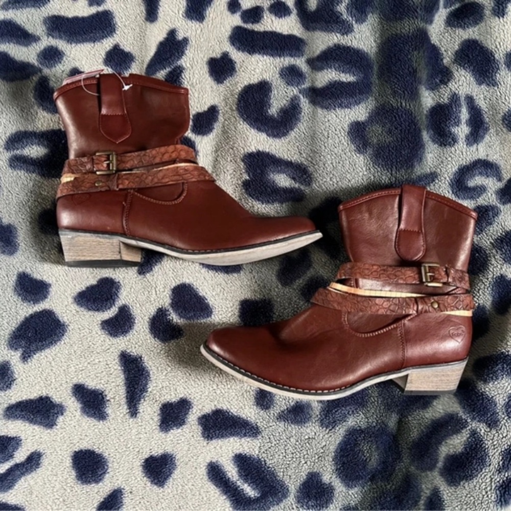 Chic Brown Leather Ankle Boots